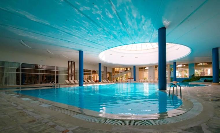 Villaggio Veratour Centro benessere interno con piscina coperta