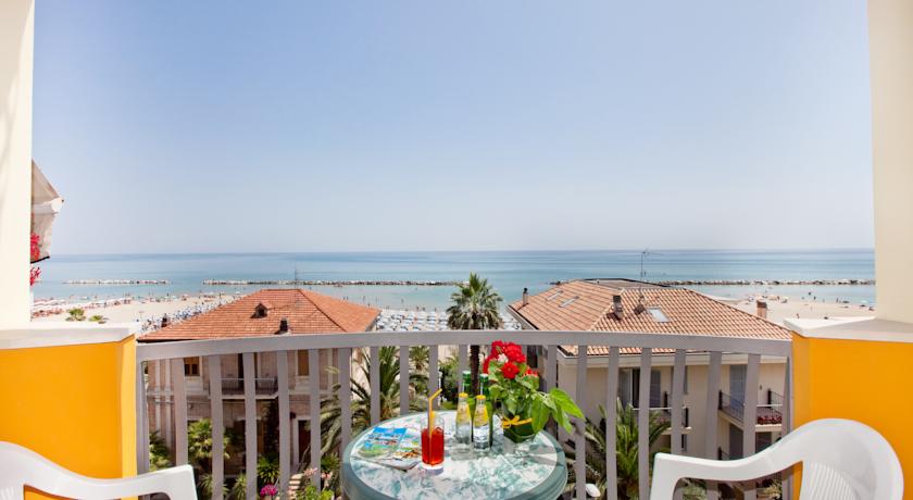 Hall Albergo vista mare San Benedetto del Tronto 