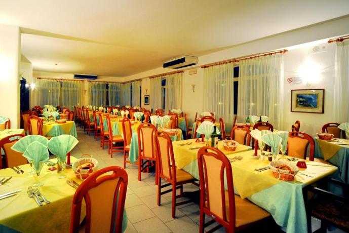 Ristorante con piatti locali a Ischia  