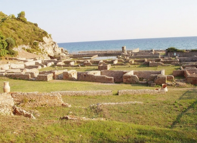 Stay near the  villa of tiberio in sperlonga