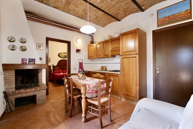 Appartamento dimore-della-rimessa con camino e cucina Fontecchio