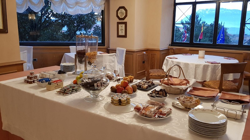 Colazione a buffet, hotel 4 stelle, Cilento 