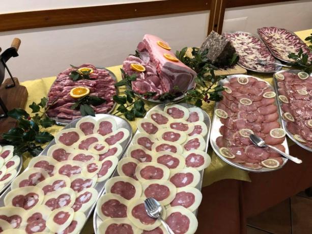 Albergo con Ristorante tipico ideale per-Coppie-Bosco 