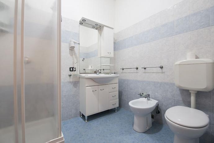 Spazioso Bagno Camere Villaggio S. Antonio Calabria