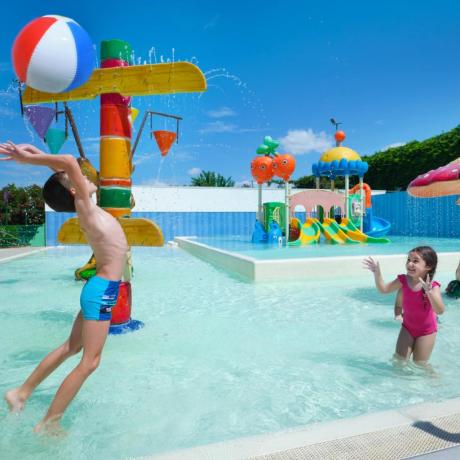 Piscina Bambini con Parco Giochi acquatico