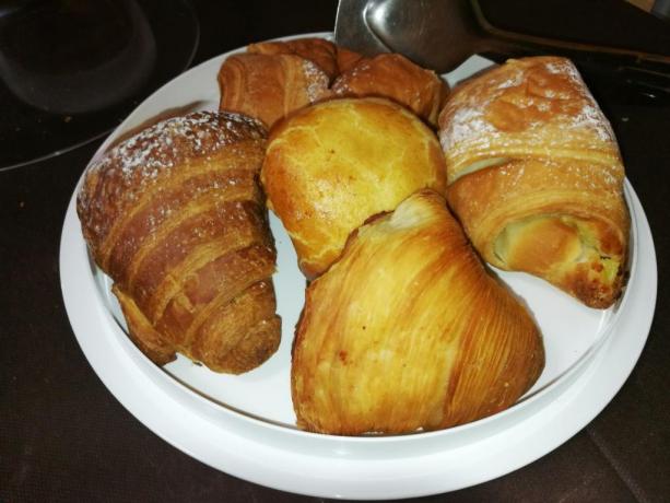 Prima colazione dolci tipici locali 