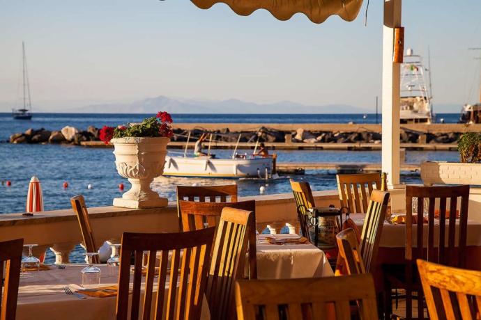 Ristorante pizzeria tipico sul mare Ischia
