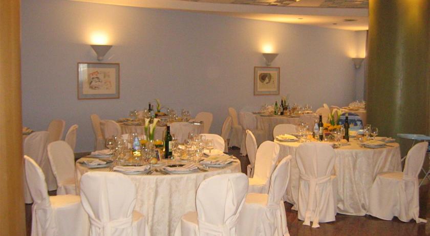 Hotel con ristorante per cerimonie a Terracina 