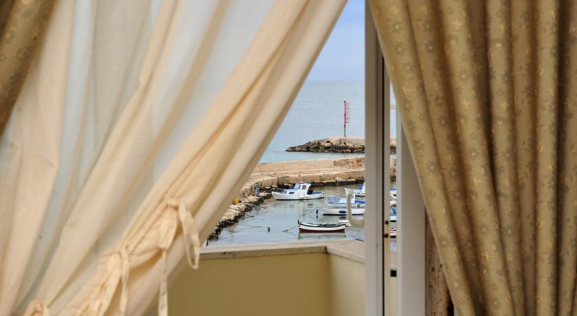 Hotel lungomare Mola di Bari