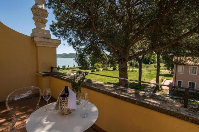 Panorama sul Trasimeno soggiorno nel verde Umbria 