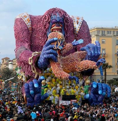 Famosissima sfilata dei carri