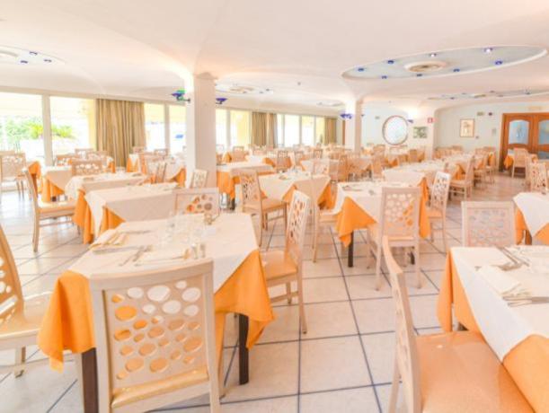 OFFERTA settimanale in Hotel 4 stelle con Centro Benessere ad Ischia con Bonus Vacanze Accettato