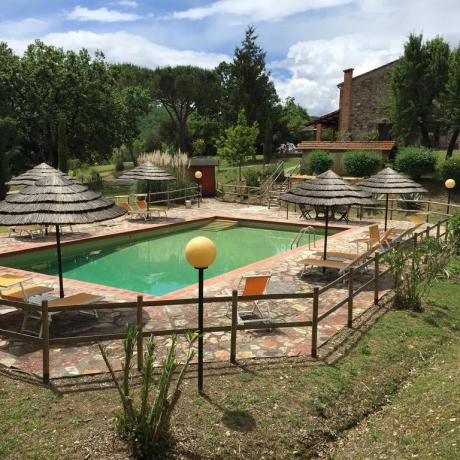 Giochi per bambini, Casale vicino al mare
