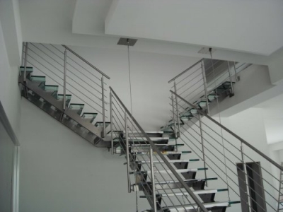 Scala Y in ferro satinato, Città di Castello