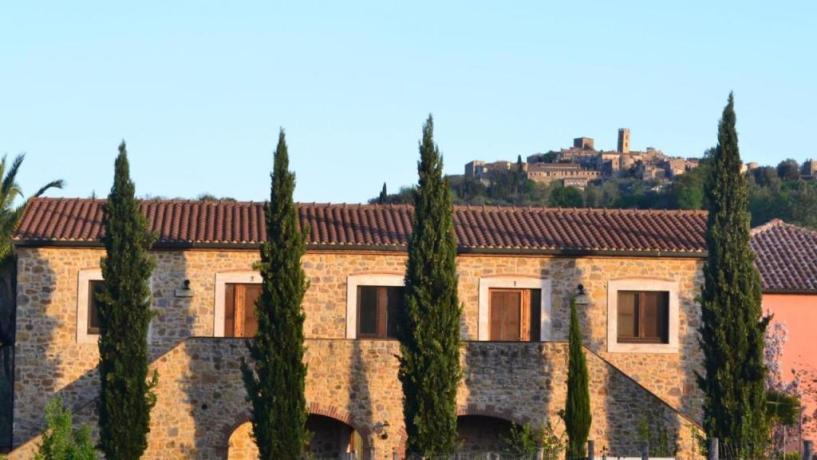 Agriturismo a Montemerano con appartamenti e suite 