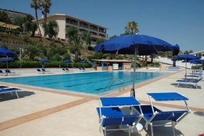 Piscina semi olimpionica residence a Sciacca