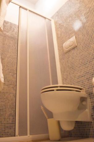 Bagno con Doccia vicino Riccione