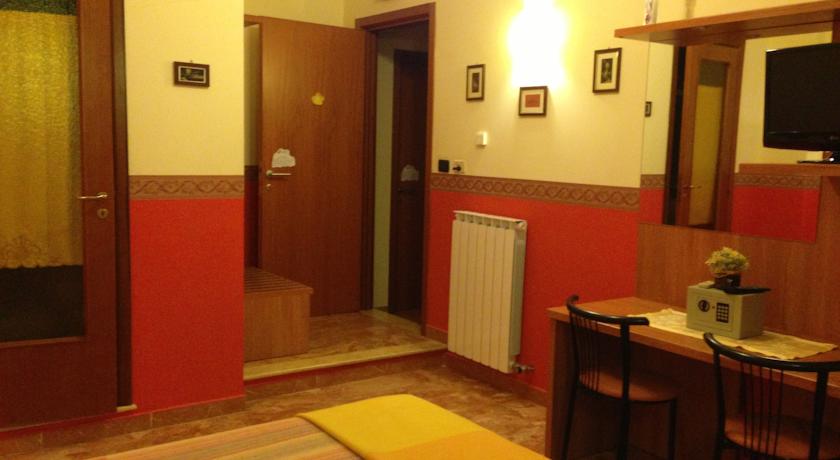 Camere spaziose con servizi privati Lecce 