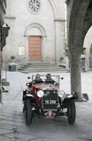 Macchine d'epoca in corsa