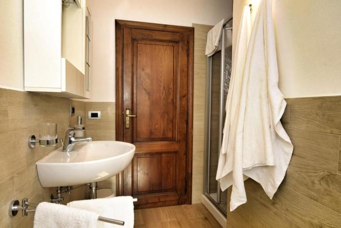 Bagno con doccia B&B ad Arezzo 