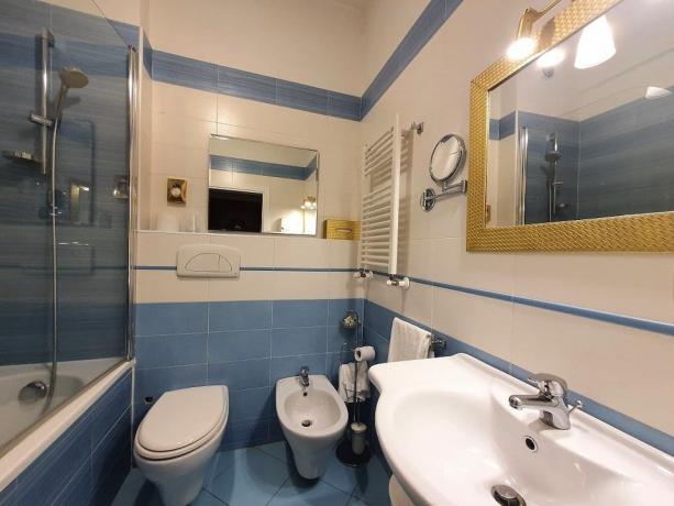 Bagno privato camera tripla hotel4stelle Arezzo
