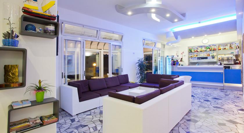 ingresso hotel vicino al mare di venezia