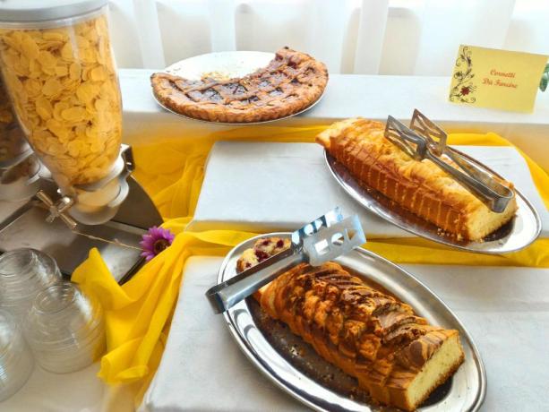 colazione a buffet villaggio-turistico Rodi-Garganico-Puglia