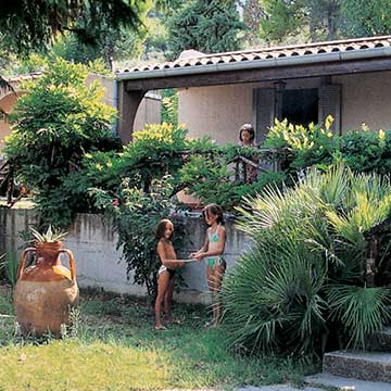 Bilo-economy 4 persone-cucina attrezzata Villaggio silvi-marina