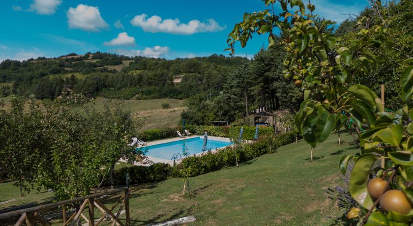 Piscina al residence ad Assisi