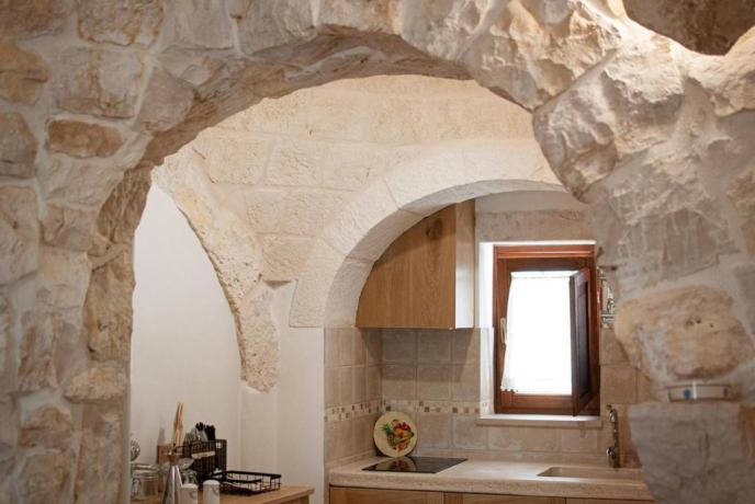 Cucina con fuoco induzione trullo Locorotondo 