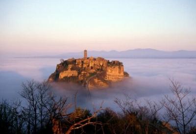 Civita di Bagnoregio al Lago di Bolsena