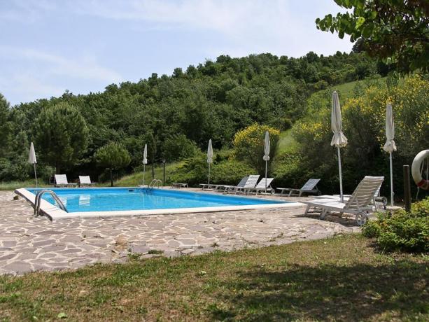 Casali vicino Assisi con Piscina in esclusiva 