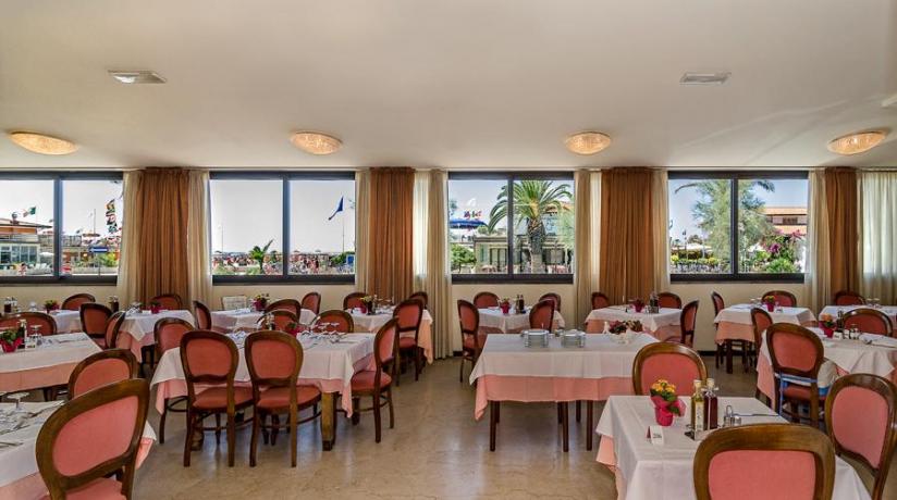 Hotel a Lido-Camaiore con Ristorante Fronte-Mare 