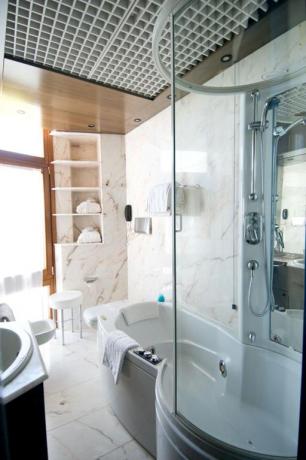 Bagno privato con vasca idro hotel a Vieste