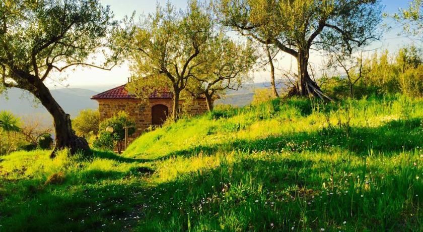 Villetta con camere e colazione nel verde