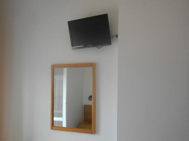Albergo a Pesaro TV schermo piatto in camera