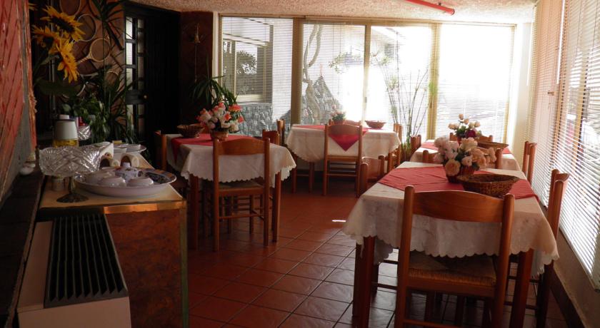 Prima Colazione vista Giardino in B&B Nicolosi