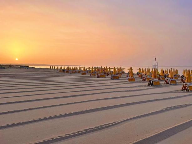 Villaggio Turistico fronte mare con Spiaggia Sabbia