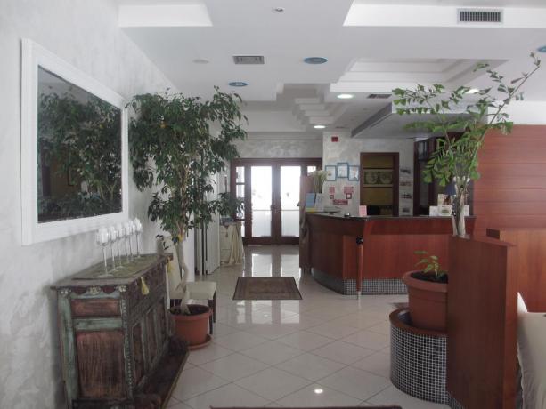 Reception albergo per famiglia a Bibione