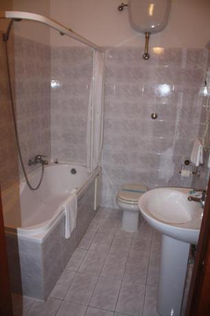 Hotel ad Ostia con bagno in camera privato
