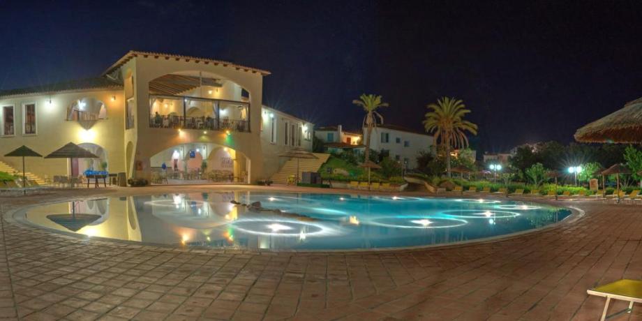 Villaggio vicino Tortolì con piscina e animazione