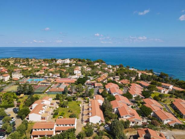 Villaggio sulla Baia di Mazzaforno in Sicilia