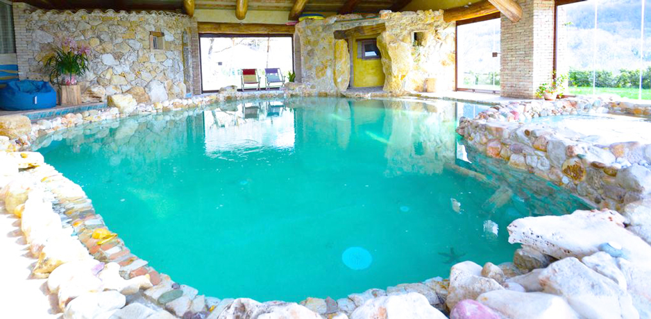 Piscina coperta riscaldata uso esclusivo Villa 10/14 persone, Piscina  Coperta Spa privata - Resort Dolce Natura Guardea (Terni) Umbria Italia