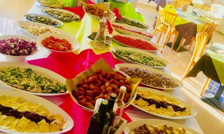buffet piatti vari hotel 3 stelle Rodi-Garganico-Puglia