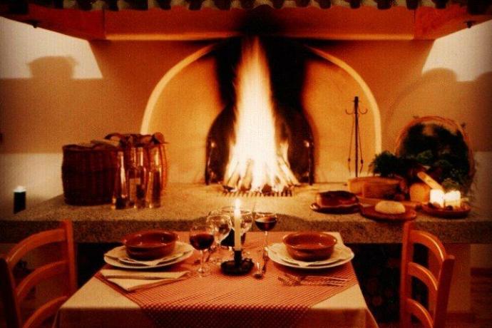 Agriturismo con ristorante e camino a Giustino
