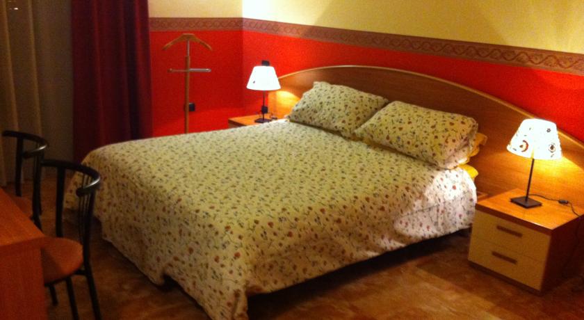 Camera matrimoniale con tv a Lecce