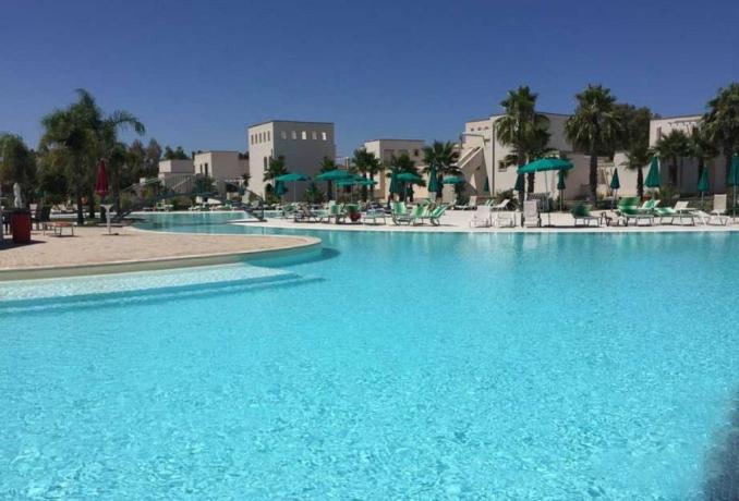 Piscina grande dimensioni: Villaggio 4 stelle Puglia