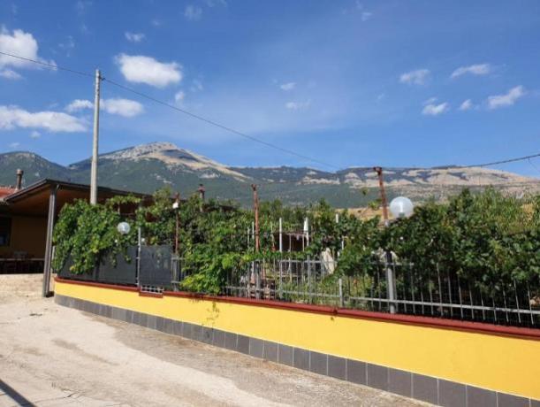 Terrazza vista panoramica su montagne, Villa Cosenza 