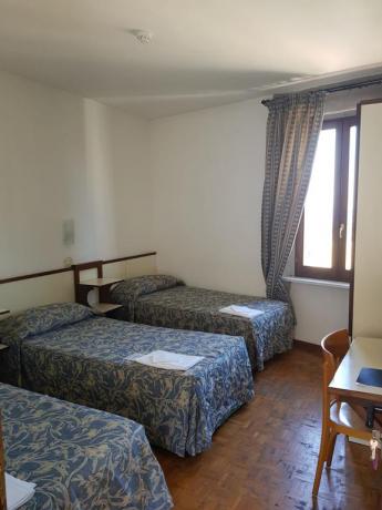 Camera tripla hotel 3stelle centro città Assisi Umbria