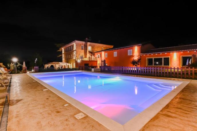 Relais con benessere e piscina	 